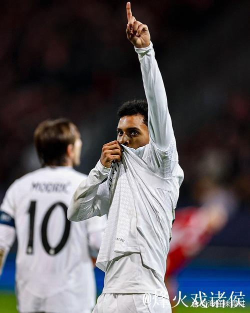 皇马焕然一新，罗德里戈展大度风范，姆巴佩闪耀，阿隆索逆境求生