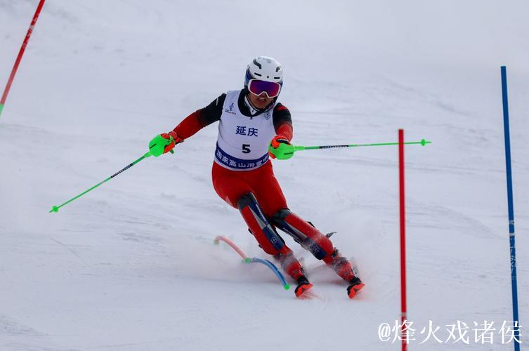 多项全国性青少年滑雪赛事参赛人数创新高